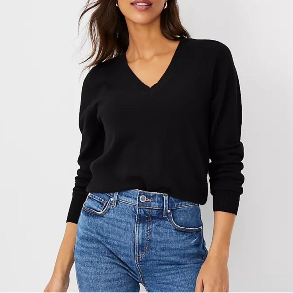 Ann Taylor 100% cashmere v-neck sweater